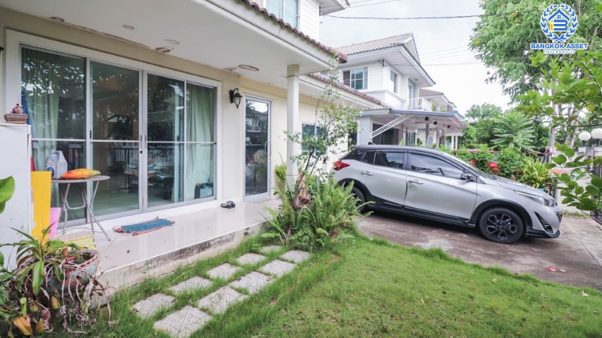 *****บ้านเดี่ยวมือสองย่านกรุงเทพฯ ม.ชัยพฤกษ์ เพชรเกษม81 เนื้อที่กว้าง 55.60 ตร.ว. ฟังก์ชัน 3 ห้องนอน 3 ห้องน้ำ ที่จอดรถ 2 คัน บ้านหลังมุม มีพื้นที่ด้านข้างสำหรับจัดสวน ทำเลเดินทางสะดวก เชื่อมต่อถนนเพชรเกษม ถนนมาเจริญ และใกล้จุดขึ้นทางด่วน "เพชรเกษม"